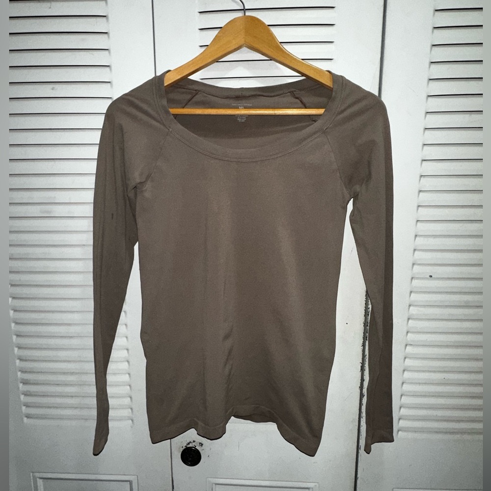 Saks Fifth Avenue Thermal Shirt Med/Large fits up to XL, beautiful fit
